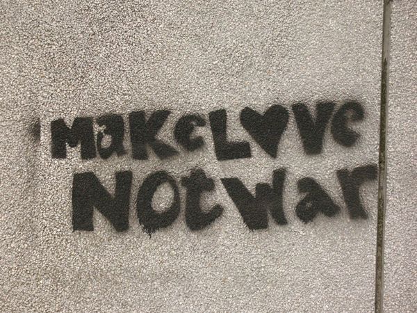 1432437-Make-Love-Not-War-0